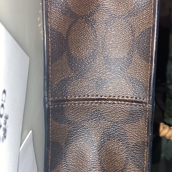 Coach leather bag - Picture 4 of 7